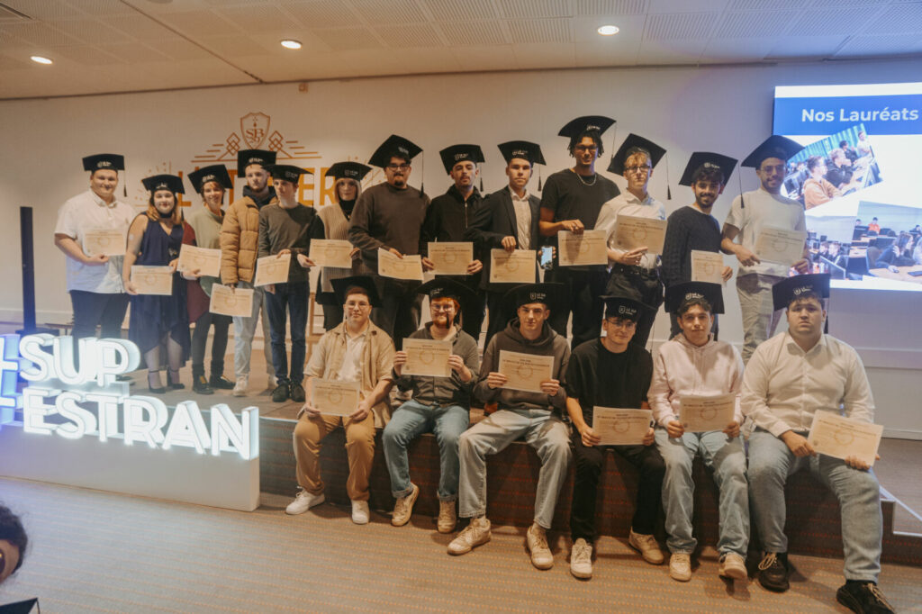 Remise des diplômes : une soirée mémorable pour la promotion 2024 12 Non classé