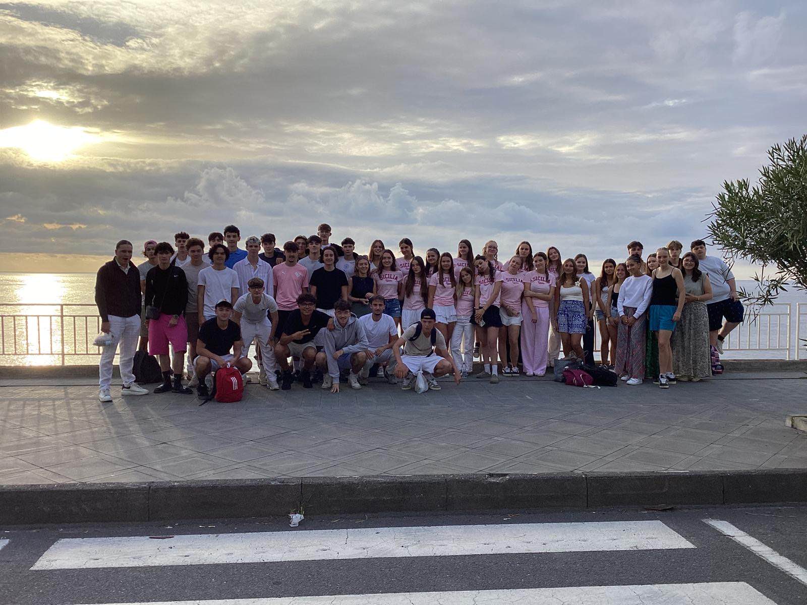 992A1795 22E2 4B5C A8CF 0CA45FD5343D