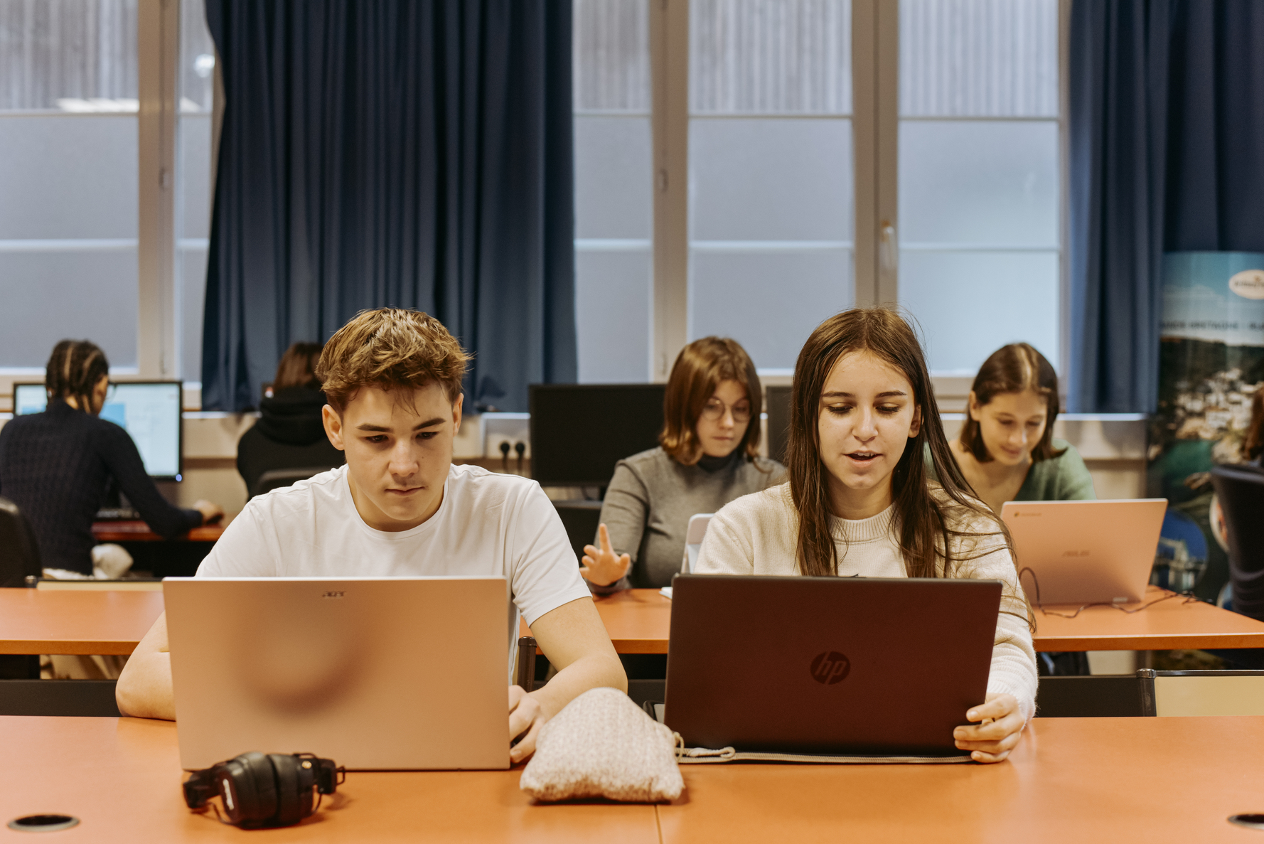 BTS Tourisme étudiants ordinateurs