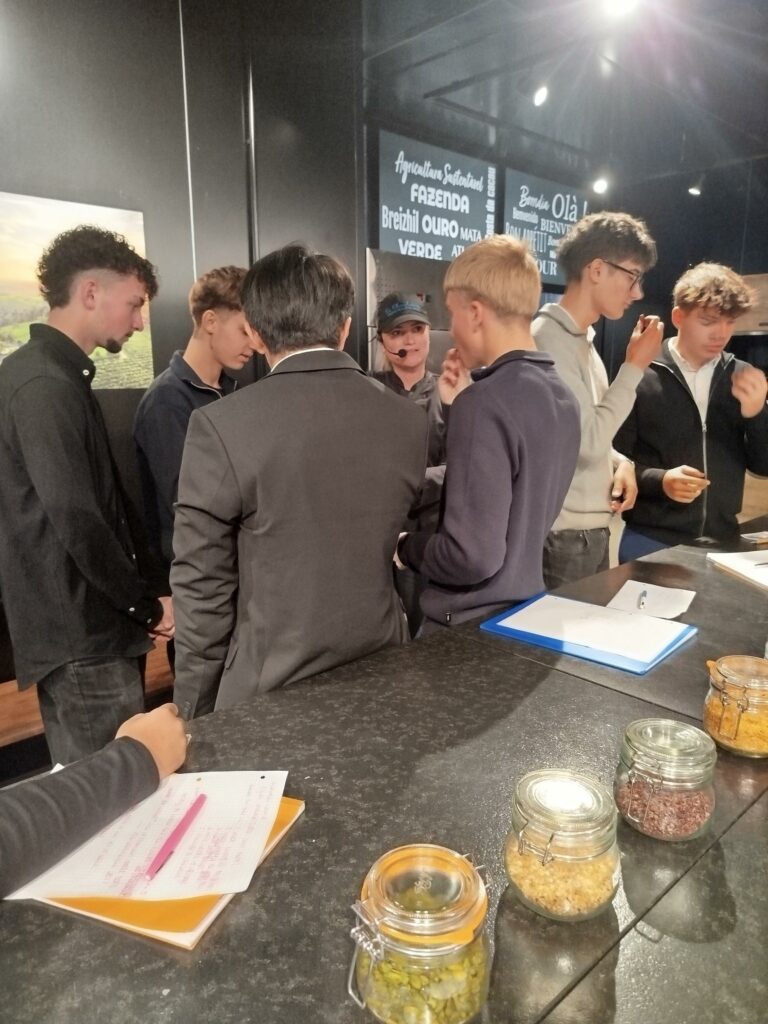 BTS NDRC : Une sortie gourmande et formatrice à la Chocolaterie de Saint-Thonan. 2 BTS SIO, Charles de Foucauld