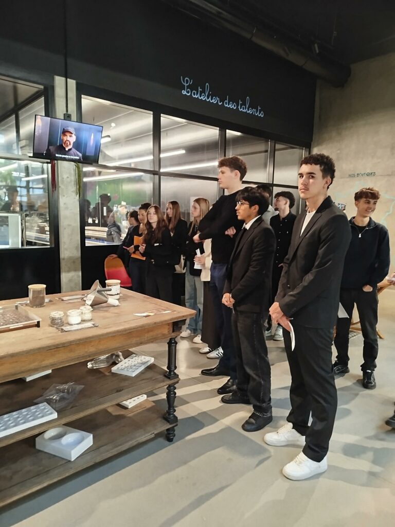 BTS NDRC : Une sortie gourmande et formatrice à la Chocolaterie de Saint-Thonan. 3 BTS SIO, Charles de Foucauld