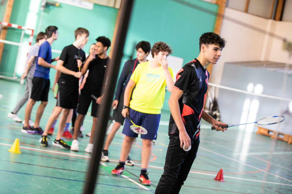 Sport gymnase physique éducation enseignement apprentissage seconde première générale technologique terminale STL STMG lycée Charles de Foucauld Brest Groupe scolaire Estran