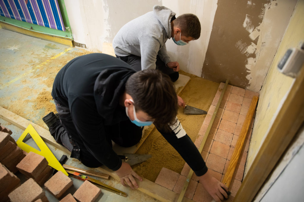 Bricolage outils apprentissage motricité Section d'enseignement général et professionnel adapté SEGPA collège Charles de Foucauld Brest Groupe scolaire Estran